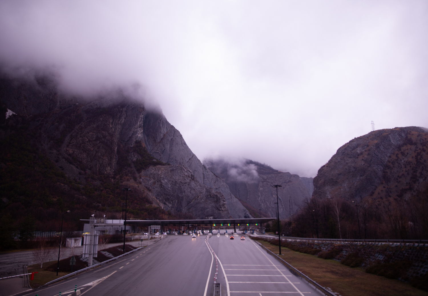 Pass road into cloud, before